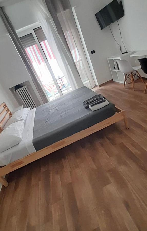 Italien Chic, Camera Con Bagni Condivisi Bari Exterior photo